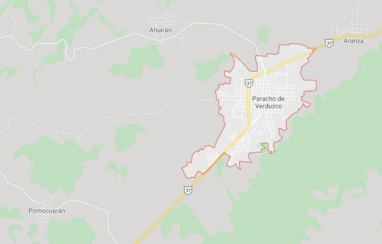 Habitantes de Paracho, Michoacán bloquean la carretera que comunica con Uruapan. Foto Gooigle Maps

