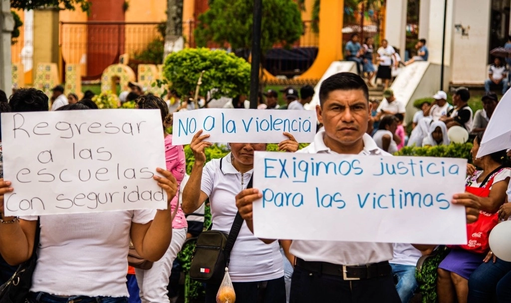 En la imagen, pobladores desplazados por la violencia en Tila, Chiapas, realizan una marcha de silencio para exigir paz a sus comunidades, el 19 de junio de 2024. Foto Cuartoscuro / Archivo  