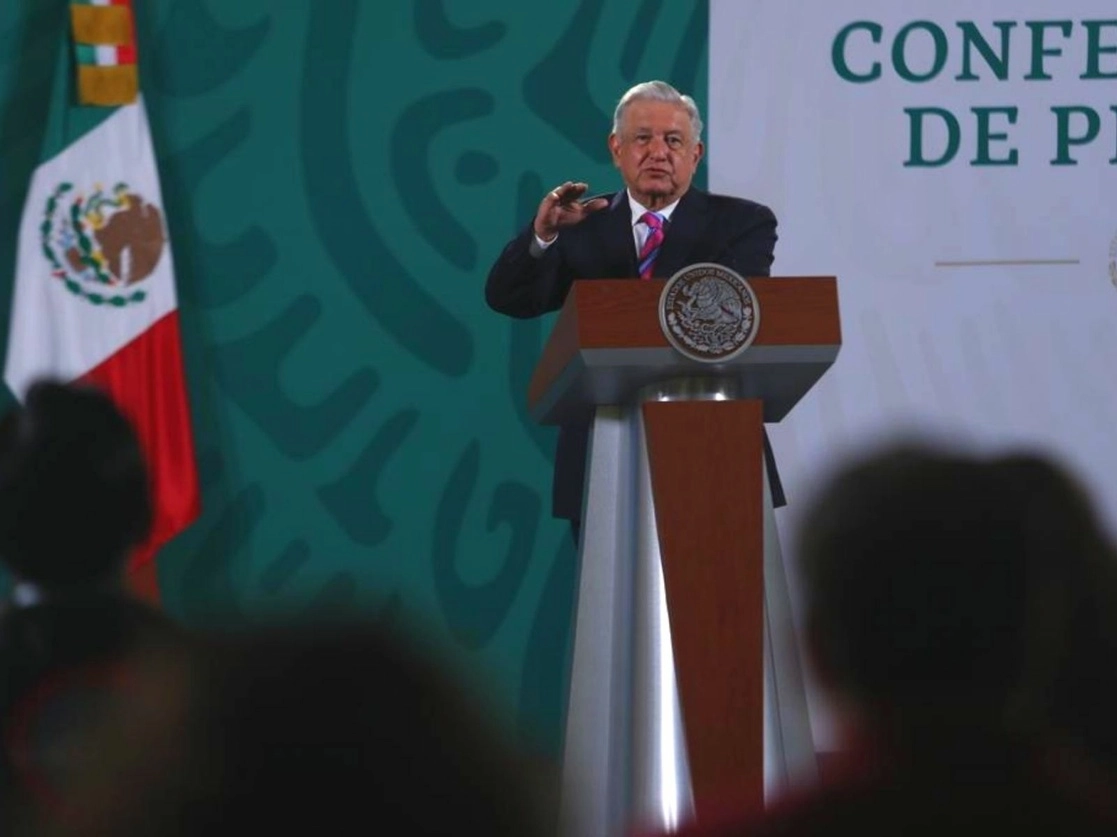 El presidente Andrés Manuel López Obrador ayer durante su conferencia matutina en Palacio Nacional. Foto Yazmín Ortega Cortés