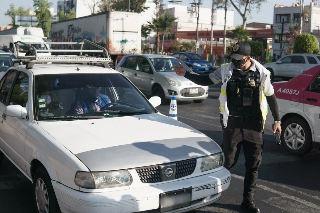 Para reducir los accidentes automovilísticos en esta época del año, el Alcoholímetro durará 40 días. Foto Pablo Ramos