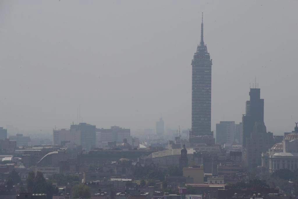 Altos niveles de contaminación ambiental sobre el Centro Histórico de la Ciudad de México, el 25 de febrero de 2022. Foto José Antonio López

