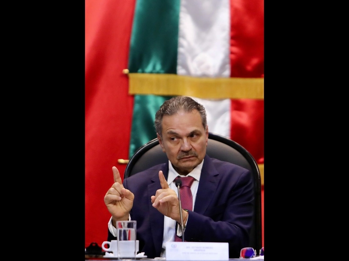 Octavio Romero Oropeza durante su comparecencia en San Lázaro, ayer. Foto Roberto García Ortiz