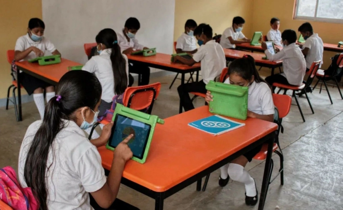 El énfasis está puesto en que los docentes y las escuelas obtengan información sobre sus propios estudiantes, de manera oportuna, a fin de identificar sus avances y los apoyos que requieren para fortalecer los aprendizajes. Foto 'La Jornada' / Archivo 