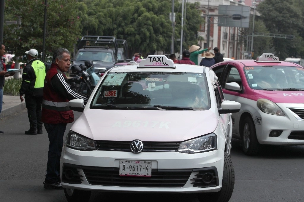 Un centenar de taxis fueron incluidos en la plataforma de transporte seguro de Tlalmanalco. Foto La Jornada