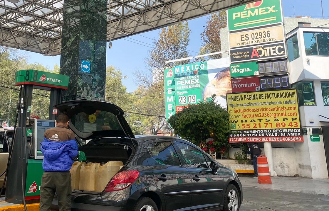De acuerdo a lo publicado en el DOF, las gasolina regular o verde, la premium o roja y el diésel no contarán con ningún estímulo fiscal. Foto 