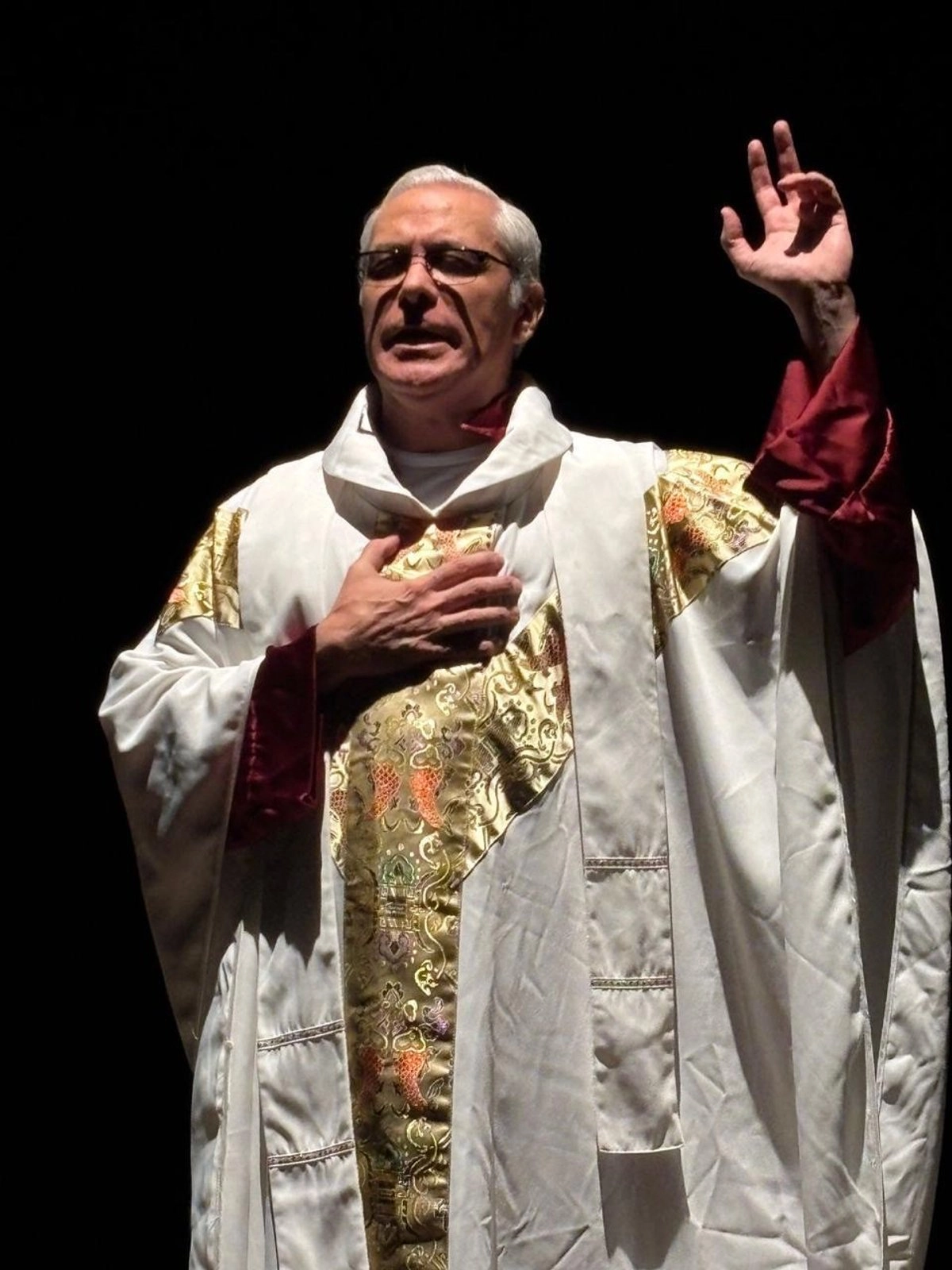 El actor Francisco De Luna, quien interpreta la controvertida figura del fundador de los Legionarios de Cristo.