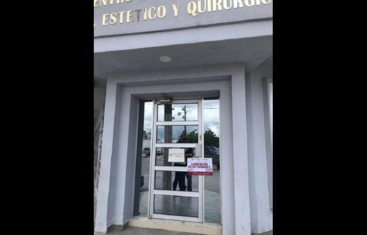 Clínica de Matamoros, Tamaulipas, donde se realizaban procedimientos quirúrgicos y que fue clausurada por un presunto brote de meningitis micótica. Foto Julia Le Duc
