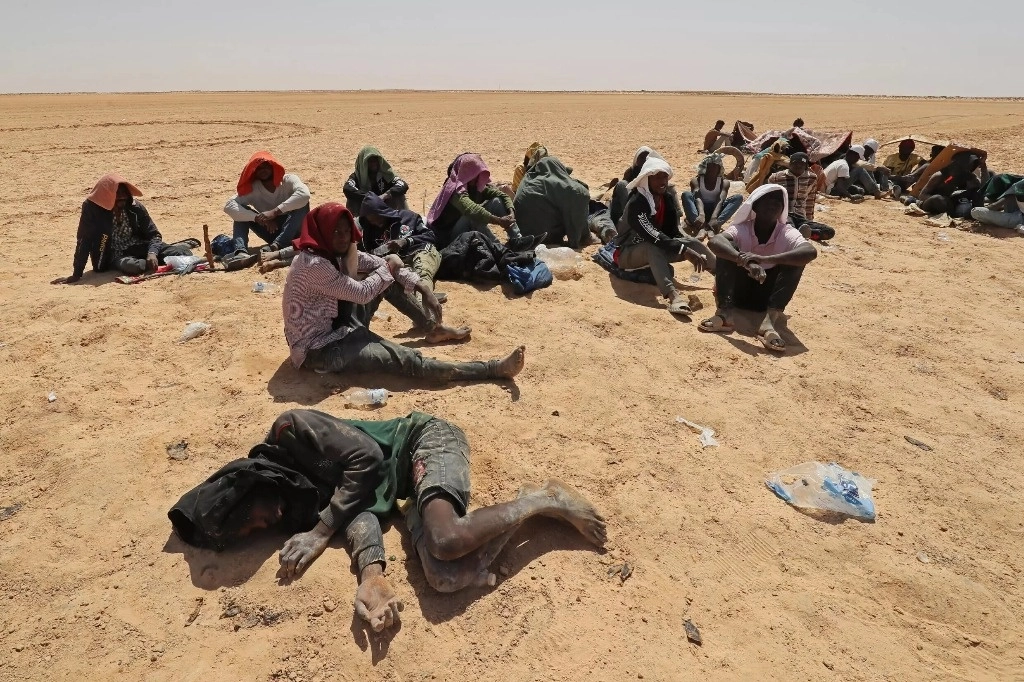 La OIM anució en un comunicado que se desconocen las circunstancias de la muerte de los migrantes y sus nacionalidades "pero se cree que murieron en el proceso de ser introducidos clandestinamente a través del desierto". Foto Afp

