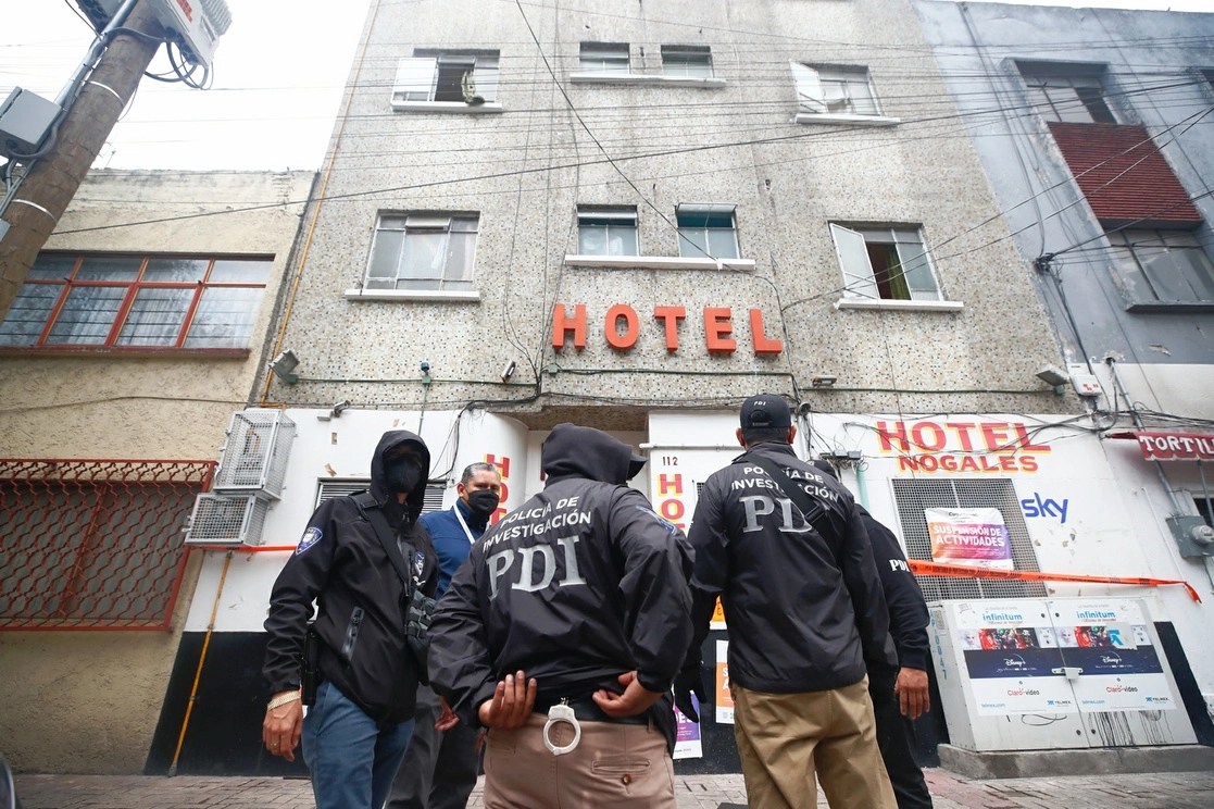 Los primeros reportes policiacos no refieren si la víctima entró al hotel solo o acompañado, y tampoco si se hallaron indicios balísticos foto Víctor Camacho / archivo