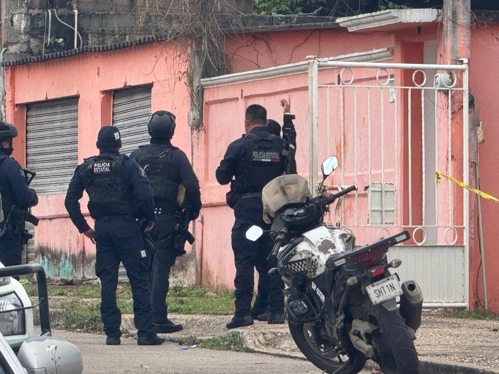 La casa donde fue encontrada asesinada la empresaria Suandy Erika Baeza, en Coatzacoalcos, Veracruz, fue asegurada. Foto La Jornada Veracruz