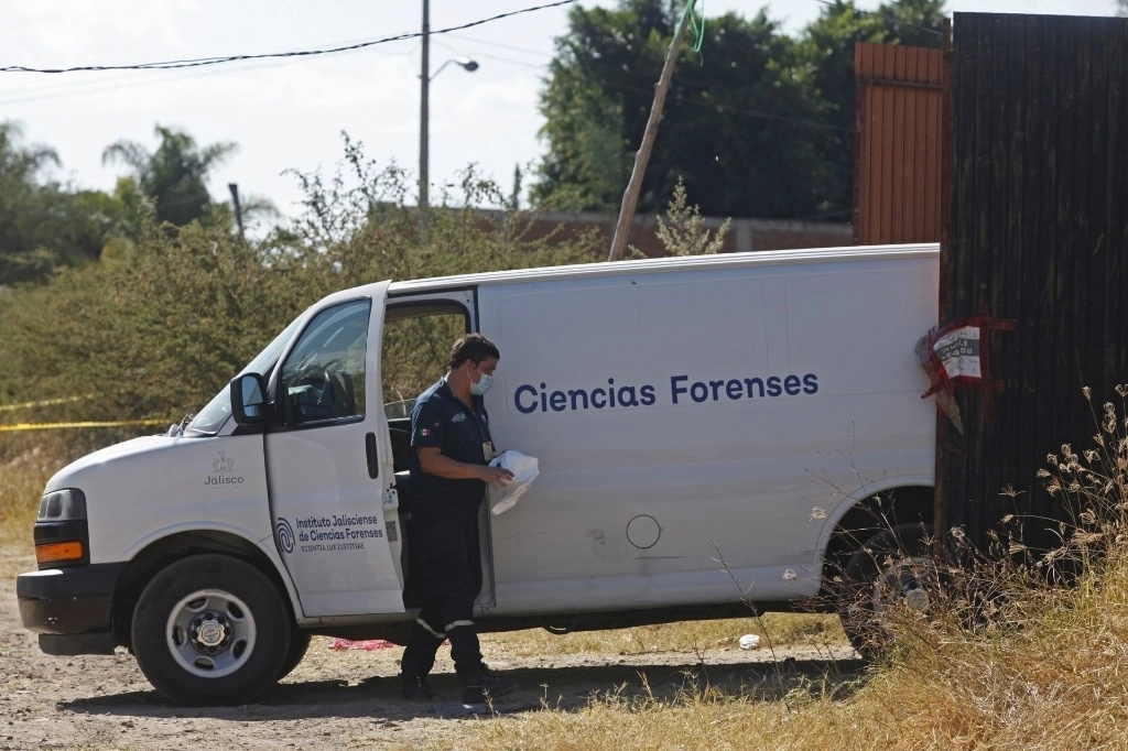 La FGE de Jalisco reportó el hallazgo de las 18 bolsas con partes de cuerpos humanos en en la colonia Lomas del Aeropuerto, en el El Salto, Jalisco. Foto Cuartoscuro / Archivo
