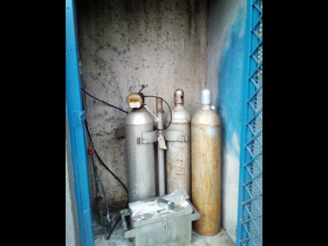 Dos cilindros con gas cloro y un kit de reparación para fugas de cloro que habían sido robados el sábado en el municipio de San Pedro Garza García fueron ubicados en Santa Catarina, informó Protección Civil de NL. Foto ‘La Jornada’