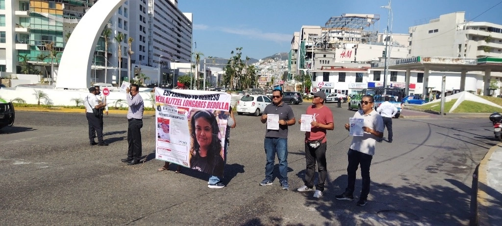 Manifestación de los familiares de Nelly Alitzel al estar desaparecida en Acapulco, el 13 de febrero de 2024. Foto Héctor Briseño