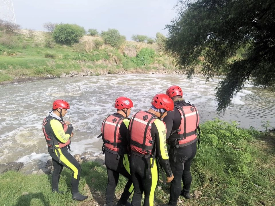 Participaron en la búsqueda de la menor elementos de emergencia de los municipios de Salamanca, Irapuato, Pueblo Nuevo y Huanímaro. Foto 
