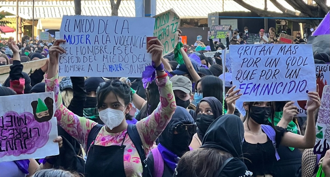 Mujeres marcharon el 8 de marzo en Cuernavaca para exigir el freno a los feminicidios y la violencia. Foto Rubicela Morelos