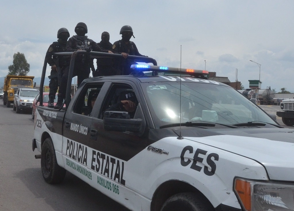 Policías en Santiago Tolman perteneciente al municipio de Otumba, Estado de México. Foto Cuartoscuro