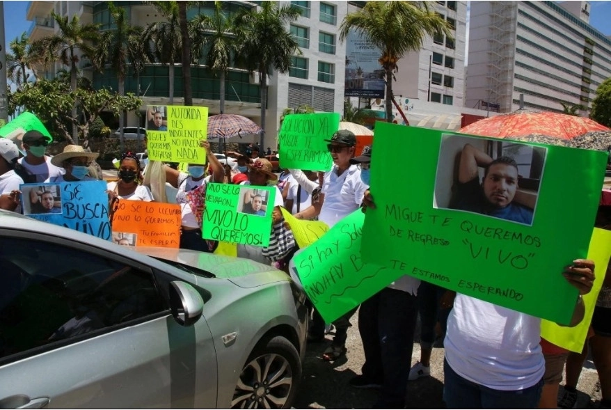 Familiares y amigos protestaron para exigir la aparición de Gerardo Serna. Foto Cuartoscuro / Archivo
