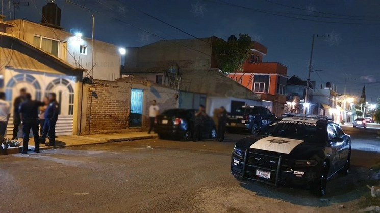 Los cuerpos de los presuntos policías fueron reportados por los vecinos del fraccionamiento Misiones, en Tultitlán, Edomex. Foto @SS_Edomex/Archivo