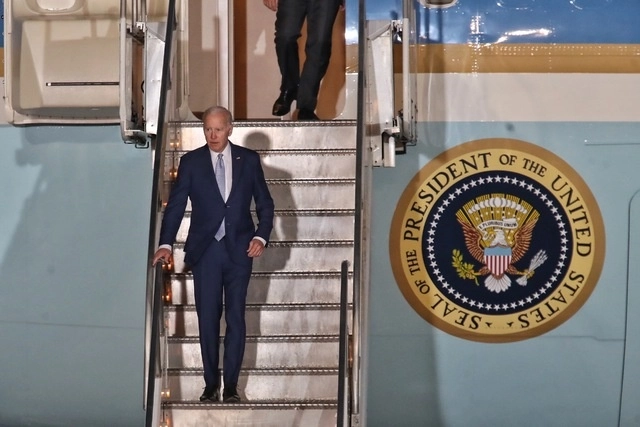 El presidente de Estados Unidos, Joe Biden, durante su llegada a la Ciudad de México el domingo pasado. Foto Marco Pelaez