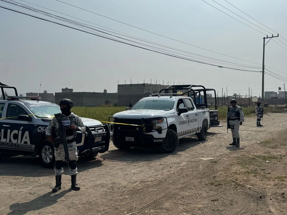 Elementos de la Guardia Nacional de la Policía Municipal y de la Policía de Género, resguardaron la escena del crimen.