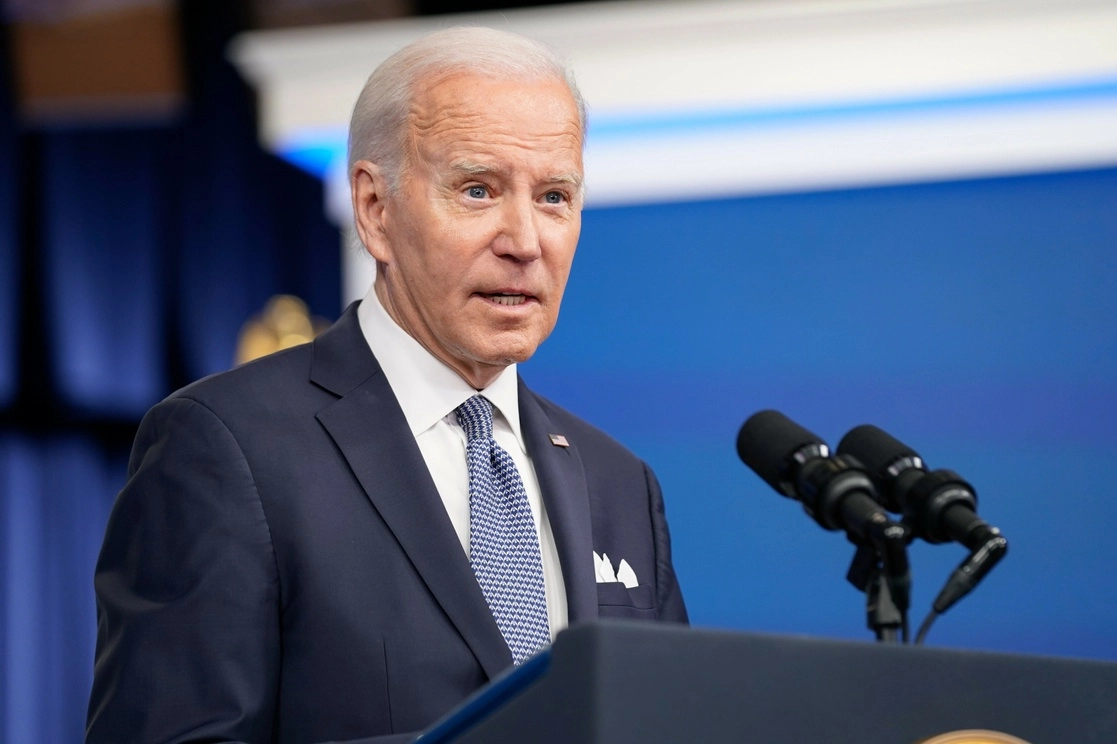 El presidente de Estados Unidos aseguró en conferencia de prensa que cooperará sin reservas con la investigación del manejo de expedientes gubernamentales. Foto Ap 