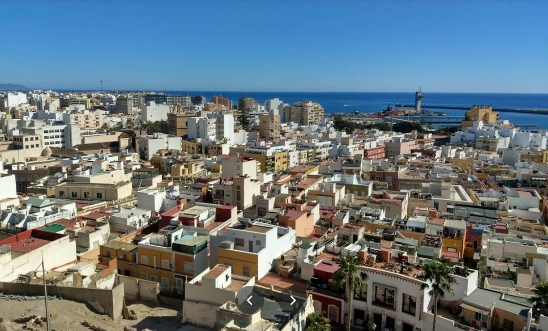 Ocho cadáveres de inmigrantes que partieron de Marruecos o Argelia, entre ellos el de un niño, fueron hallados en playas de la provincia andaluza de Almería. Imagen tomada de Google Maps