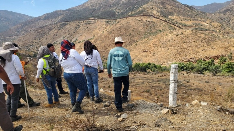 Los activistas sospechan que podría haber más restos en esa zona por lo que regresarán hoy para continuar con las excavaciones. Foto 'La Jornada Baja California'