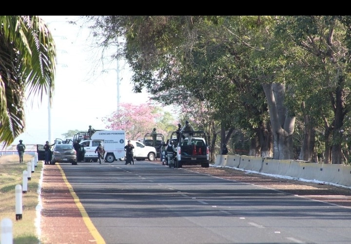 El sitio fue acordonado y asegurado desde alrededor de las 8 de la mañana, por elementos del Ejército Mexicano. Foto La Jornada