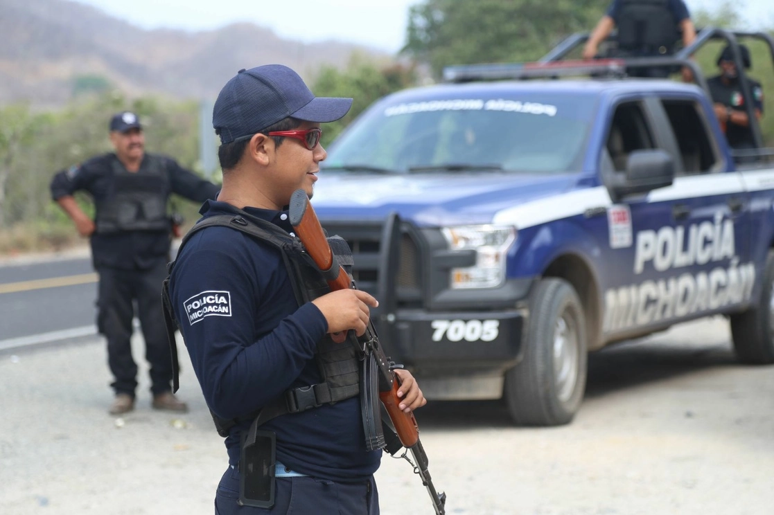 Policías de Michoacán en imagen de archivo. Foto Cuartoscuro