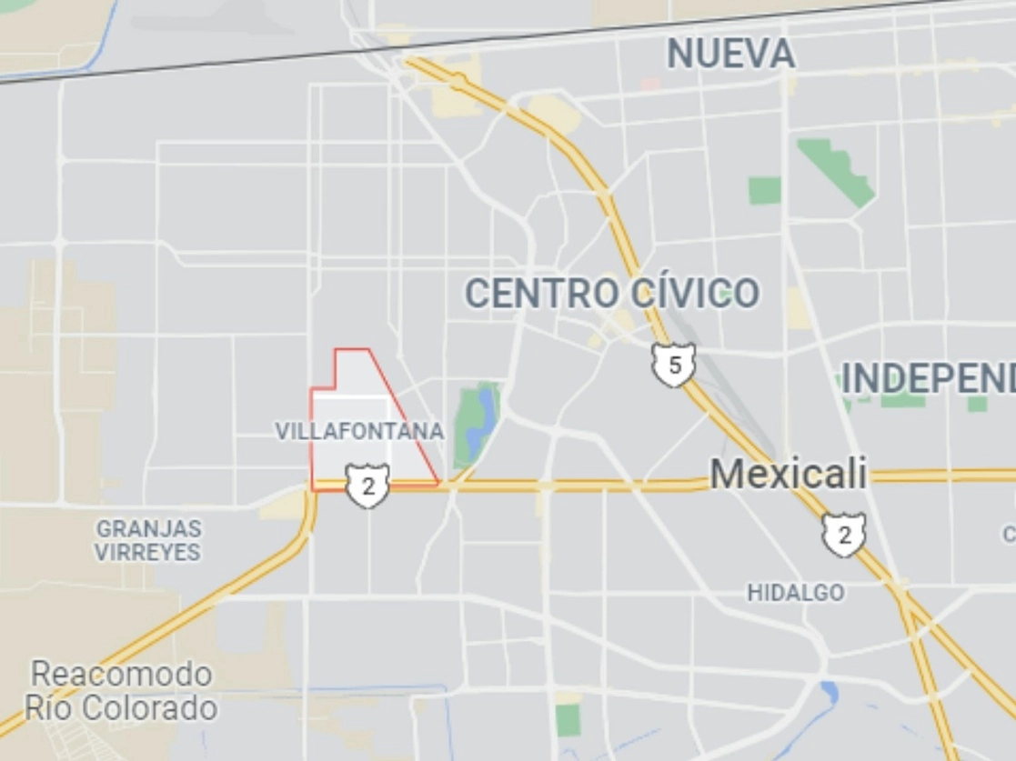 El hallazgo se realizó en el predio del fraccionamiento Villafontana, en Baja California. El cuerpo presentaba huellas de violencia y vestigios de lesiones por arma de fuego. Imagen tomada de Google Maps