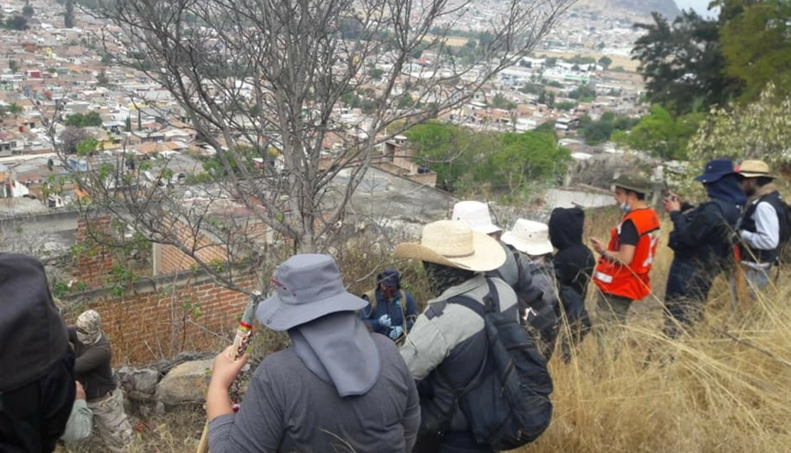 Colectivos trabajaron una semana en la búsqueda de personas desaparecidas y hallaron 14 fosas clandestinas. Foto La Jornada  