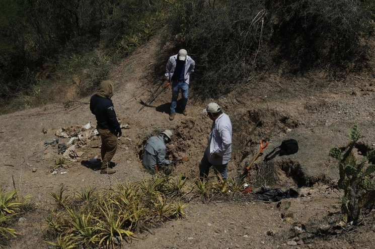 Ayer, en la octava jornada de búsqueda en cerros de Tlapa de Comonfort, Guerrero. Foto tomada de Twitter @Tlachinollan  