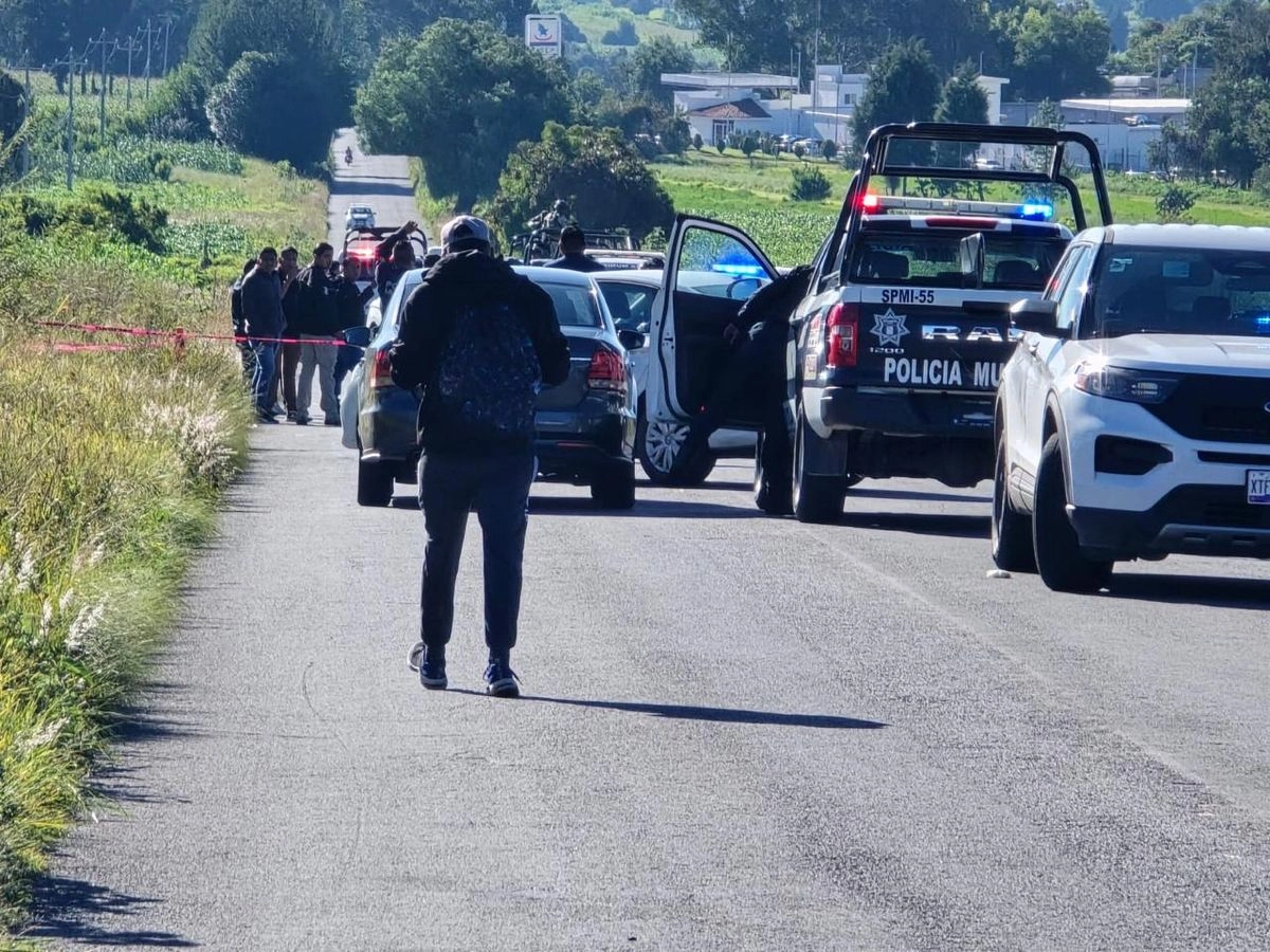Al lugar de los hechos acudieron como primeros respondientes elementos municipales, por lo que de manera coordinada con elementos de la Marina, Guardia Nacional (GN), Defensa y autoridades del estado de Puebla.