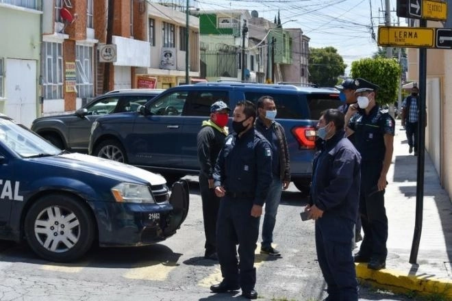 Manuel “N”, Osiris “N” y María “N”, de 36, 20 y 26 años, respectivamente, junto con los indicios, fueron trasladados a la Fiscalía Territorial en Coyoacán. Foto Cuartoscuro / archivo