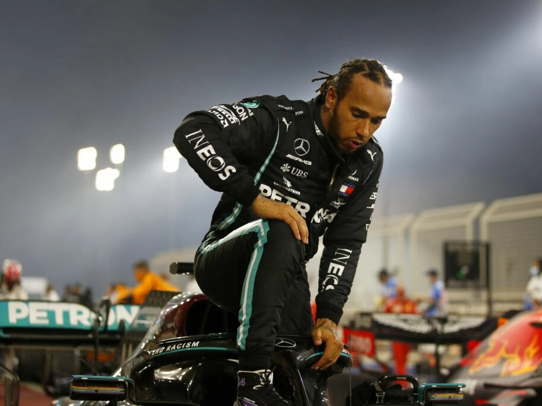 Lewis Hamilton ganó el Gran Premio de Fórmula 1 de Bahrein, el 29 de noviembre de 2020. Foto Afp