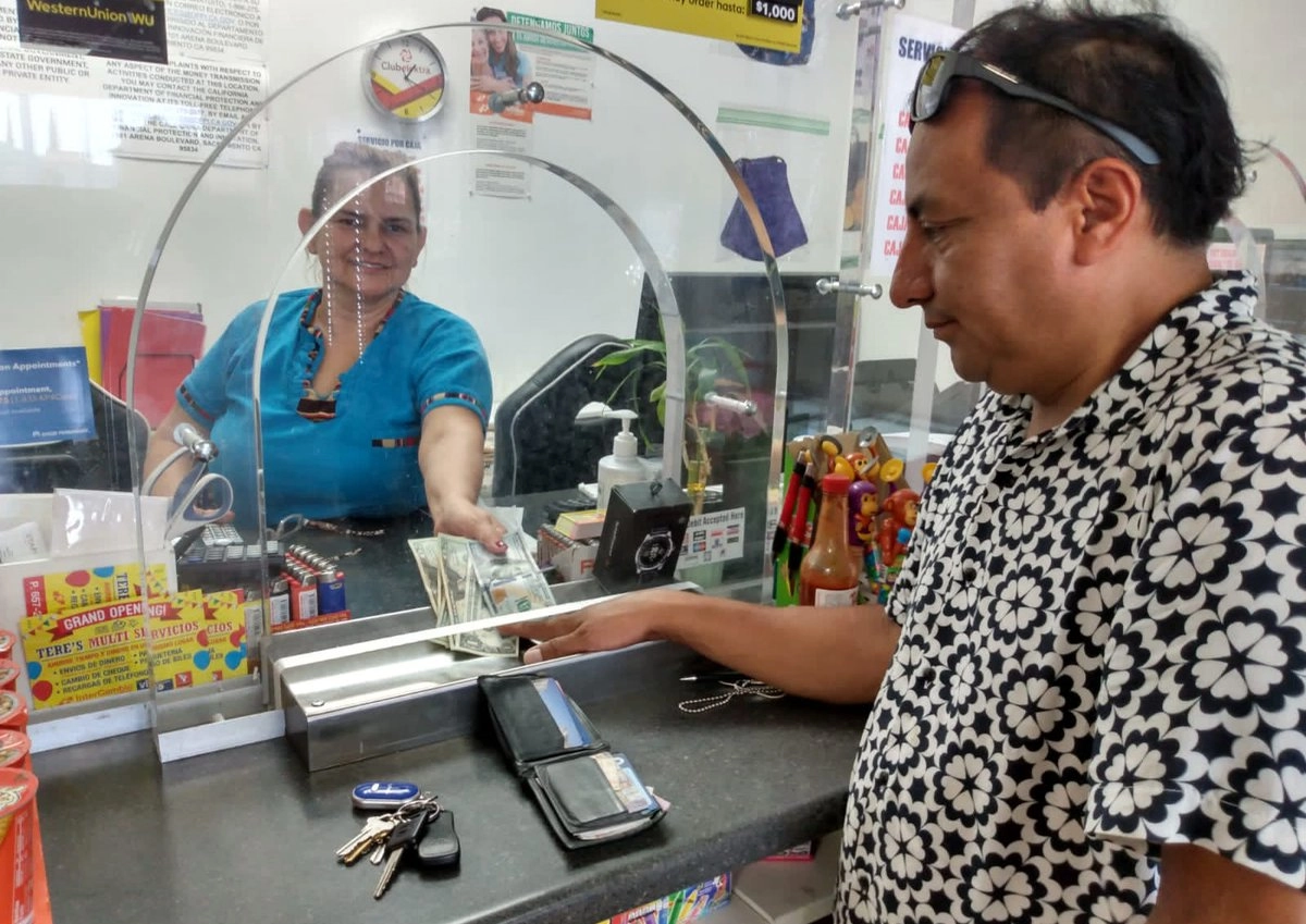 Las transferencias de dinero desde el exterior son claves para las finanzas familiares de medio millón de mexicanos.