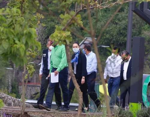  El alcalde de Coyoacán, Manuel Negrete; la jefa de Gobierno, Claudia Sheinbaum, y el secretario de Obras y Servicios, Jesús Antonio Esteva, durante la presentación de la segunda etapa de la intervención del parque Cantera, en la Planta de Asfalto. Foto Guillermo Sologuren