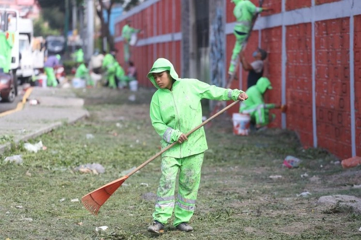 El líder de la sección 1, Hugo Alonso Ortiz, afirmó que si bien al principio de la pandemia no se les entregaba equipo de protección a los trabajadores, la situación se ha regularizado. El problema, afirmó, es que a veces no lo usan. Foto Luis Castillo