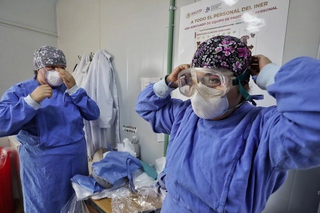 Personal de salud del INER. Foto Marco Peláez