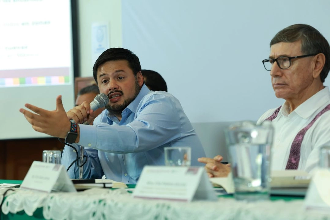 El subsecretario de Turismo, Sebastián Ramírez Mendoza durante la primera conferencia del Ciclo “Rescate, Defensa y Revalorización de los Ejidos y Comunidades Agrarias”. Foto tomada de la cuenta de X
