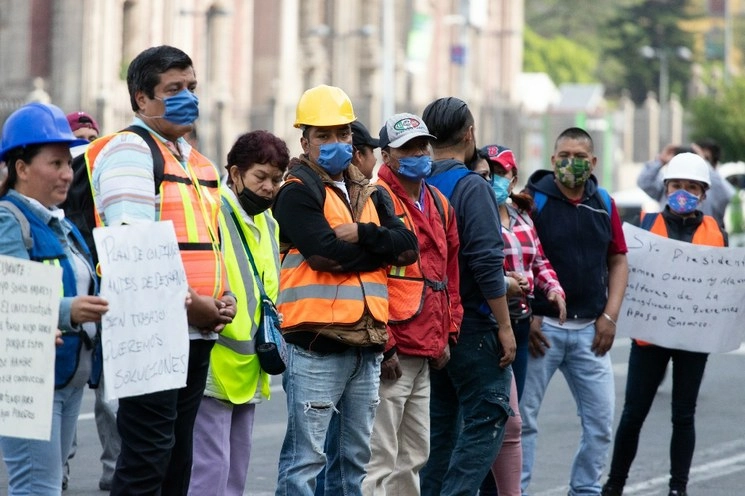 Protesta frente a Palacio Nacional de trabajadores de la construcción, el pasado 17 de abril. Foto: Pablo Ramos