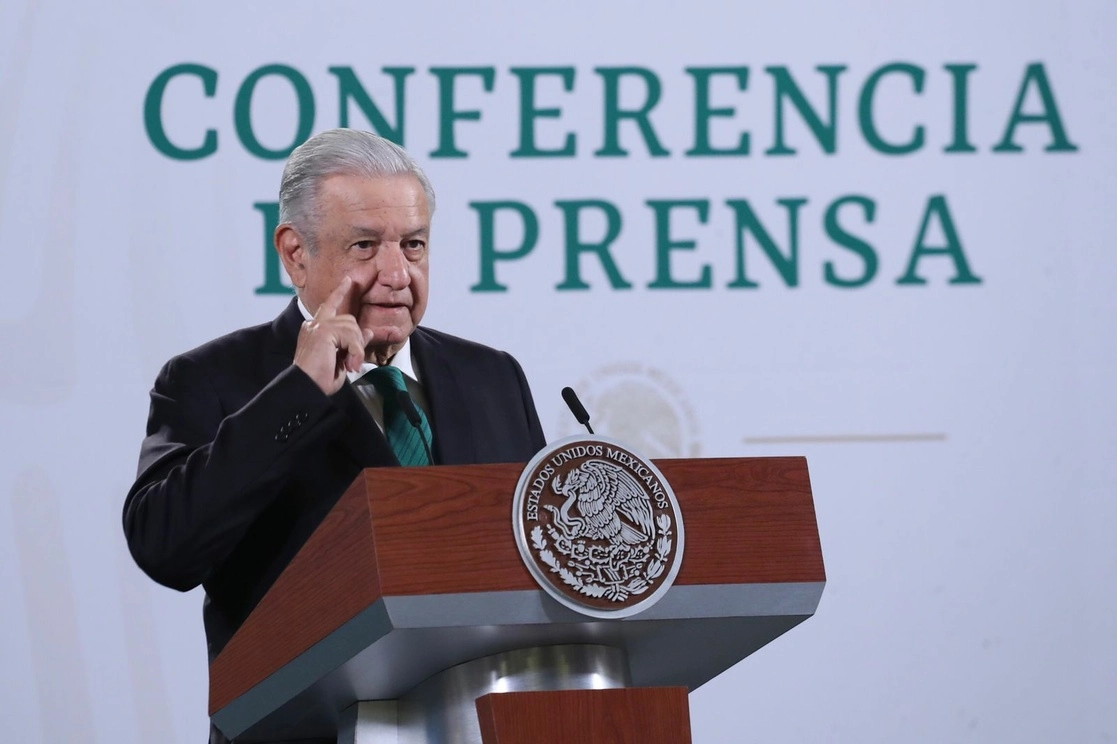 El presidente Andrés Manuel López Obrador durante su conferencia matutina en Palacio Nacional, en la Ciudad de México, el 27 de octubre de 2021. Foto Luis Castillo