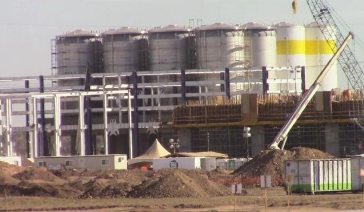 Constellation Brands, firma que exporta productos de Grupo Modelo en EU, confirmó que seguirán en pláticas con el gobierno de México para determinar el futuro de su planta en Mexicali, Baja California. Foto ‘La Jornada’ / Archivo