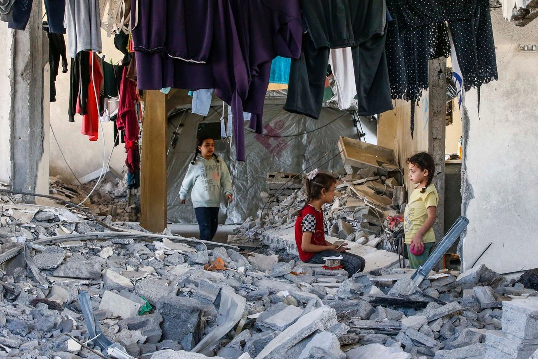 Niñas palestinas en el campamento de refugiados de Jabalia, en el norte de la franja de Gaza. Foto  