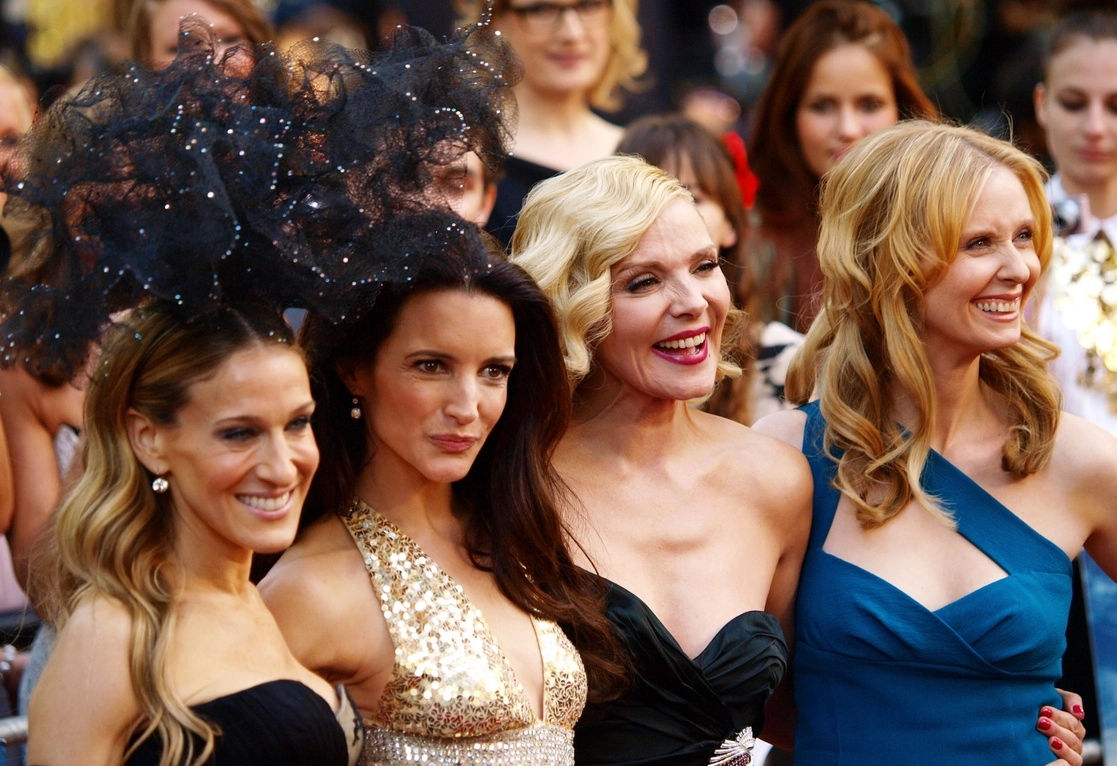 Sarah Jessica-Parker, Kristin Davis, Kim Cattrall y Cynthia Nixon posan al llegar al estreno británico de ‘Sex and the City 2’. Foto Afp