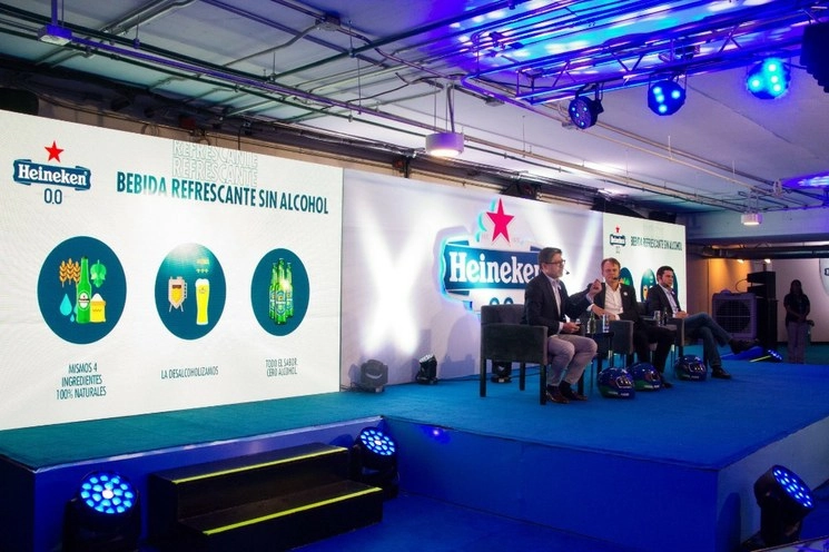 La cervecera también donará 650 mil latas de agua a Jalisco, Yucatán, Puebla, Oaxaca, Nuevo León y CDMX. Foto  Cuartoscuro/Archivo