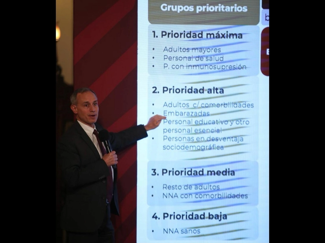 El subsecretario de Prevención y Promoción de la Salud, Hugo López-Gatell, durante la conferencia presidencial matutina desde Palacio Nacional, en la Ciudad de México, el 28 de enero de 2022. Foto José Antonio López