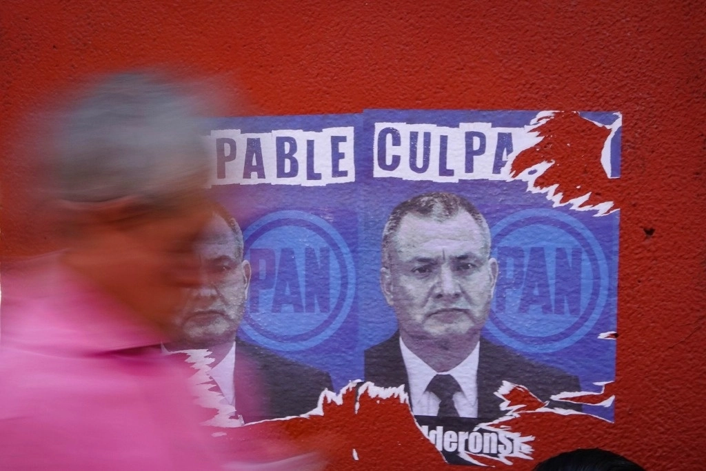 Familiares del ex secretario de Seguridad Genaro García Luna son buscados por la justicia acusador de participar en una red de corrupción. Foto Cuartoscuro