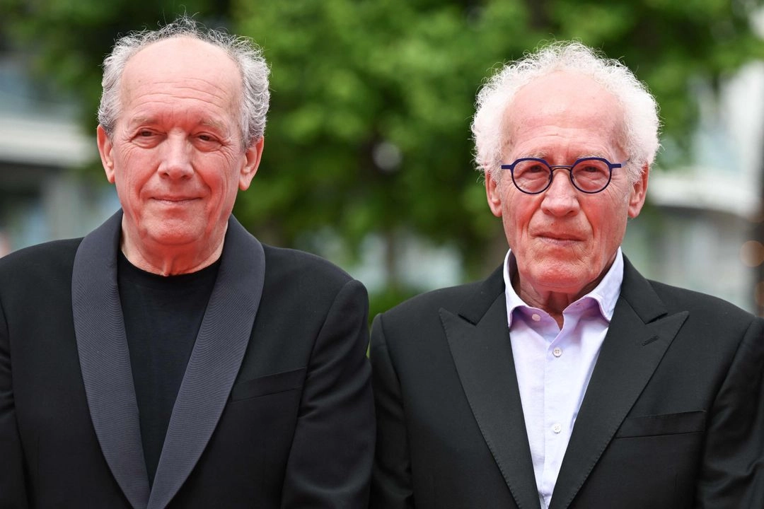 Los hermanos belgas, Luc (izquierda) y Jean Pierre Dardenne, llegan a la proyección de la película 'Jeunes mères' en la 78 edición del Festival de Cine de Cannes en Francia, el 23 de mayo de 2025. Foto 