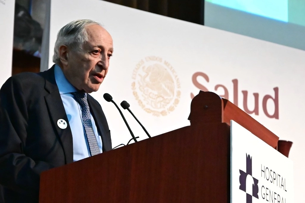 El secretario de Salud, David Kershenobich durante la la ceremonia por el 120 aniversario del HGMEL. Foto Secretaría de Salud